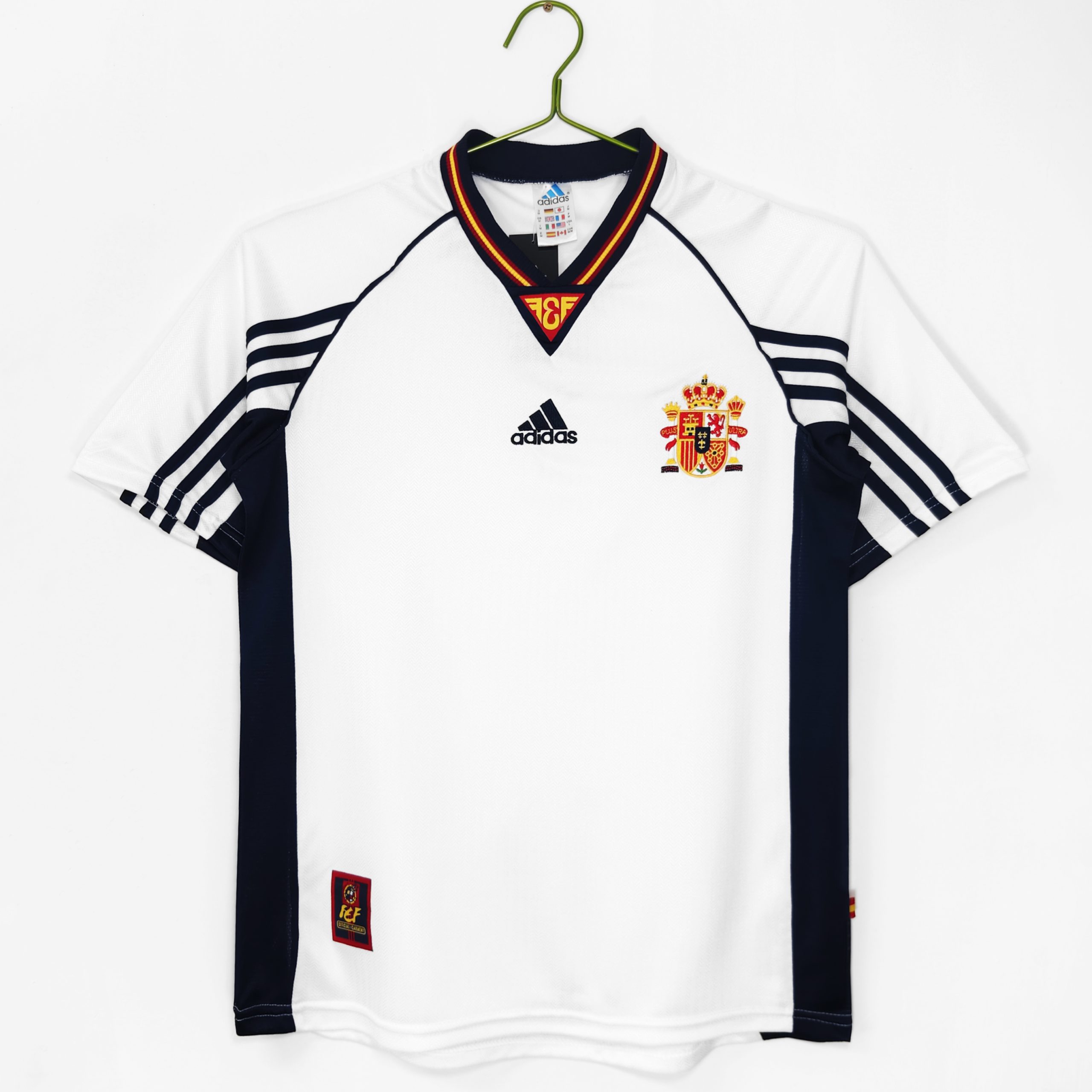 1998E8B59BE5ADA3E8A5BFE78FADE78999E5AEA2E59CBAE799BDE889B2E5A48DE58FA4-8A-scaled-1.jpg Spain 1998 World Cup Away Retro Jersey – White - Image 1
