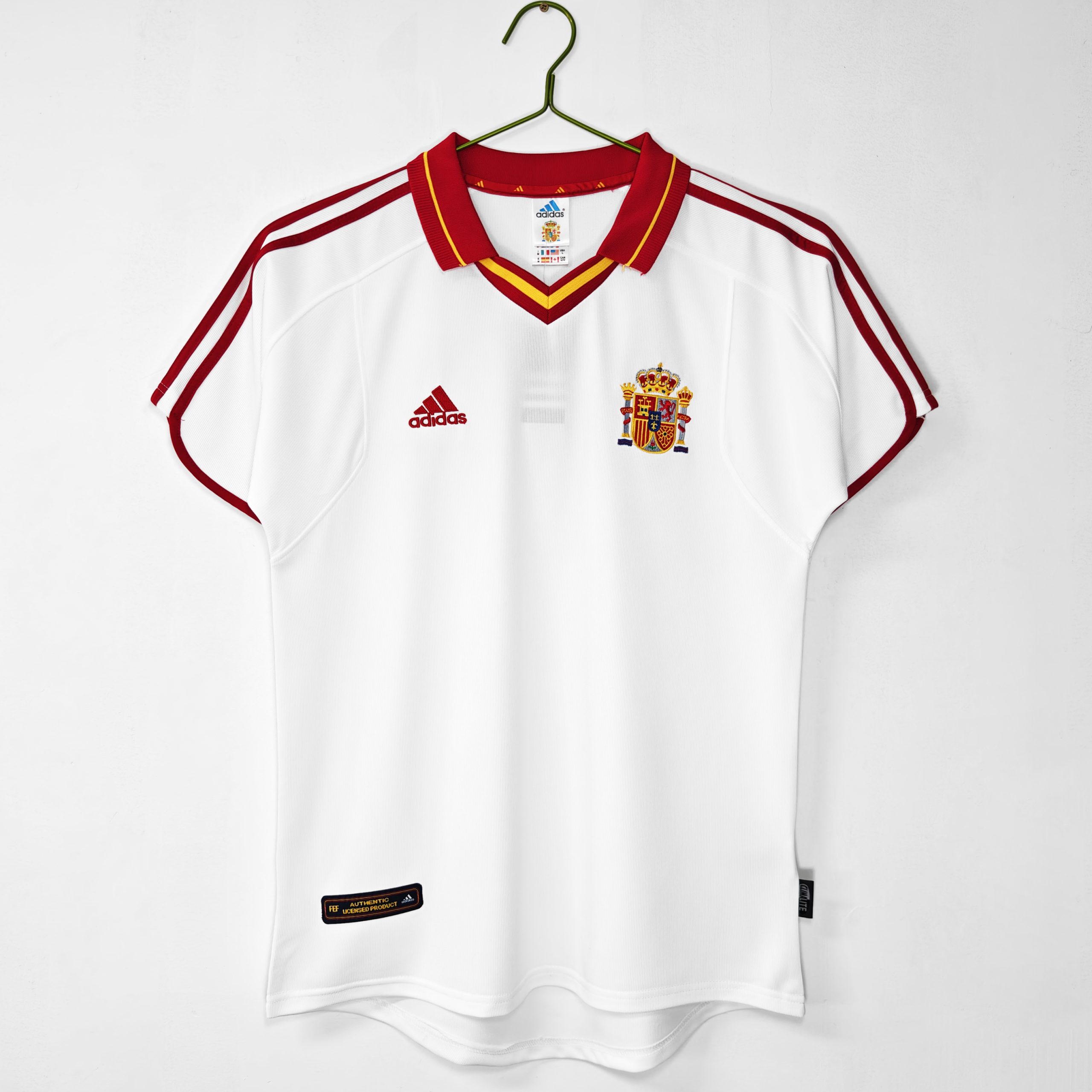 2000E8B59BE5ADA3E8A5BFE78FADE78999E5AEA2E59CBAE5A48DE58FA4-8A-5-scaled-1.jpg Spain 2000 Away Retro Jersey – White/Red - Image 1
